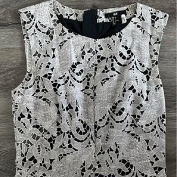 H&M Lace Dress Size 4 - Picture 3 of 3
